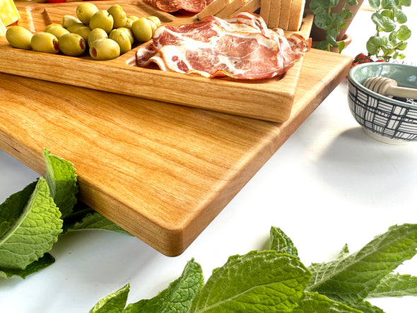 Personalized Charcuterie Board. Monogram Letter. Cheese Board. Wedding Gift. Ch142