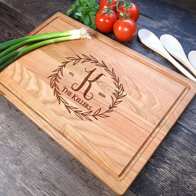 Family Name Custom Cutting Board. Personalized Housewarming Gift. M19